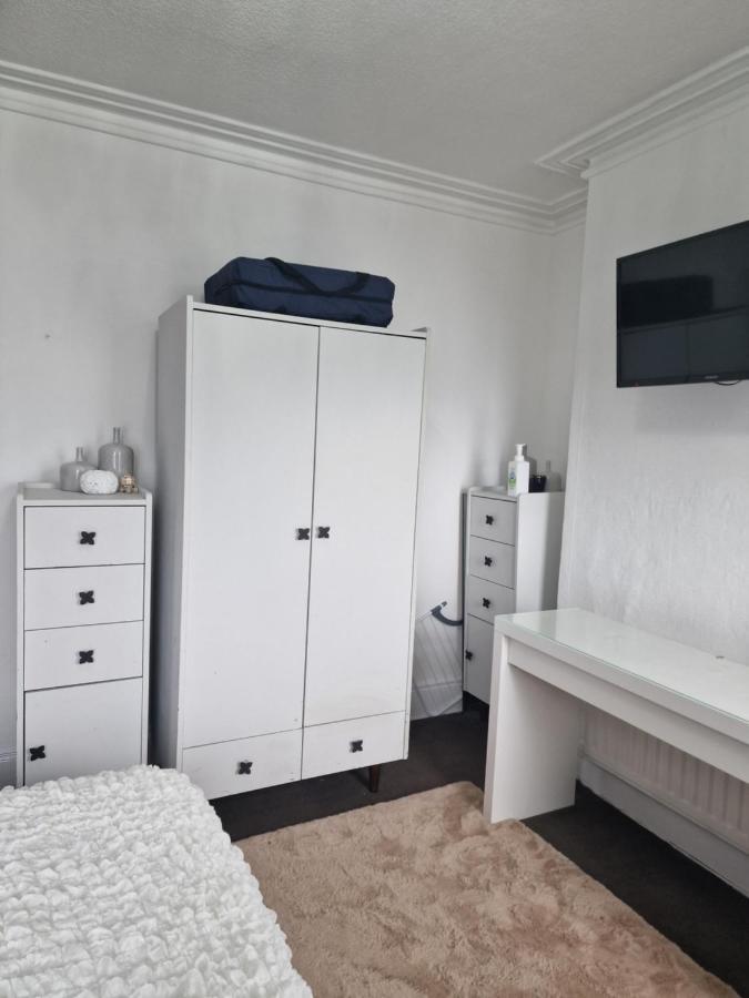 Double Rooms, Free Continental Breakfast, Pics And Full Address Sent After Booking, 2 Miles To City Centre Belfast Exteriér fotografie